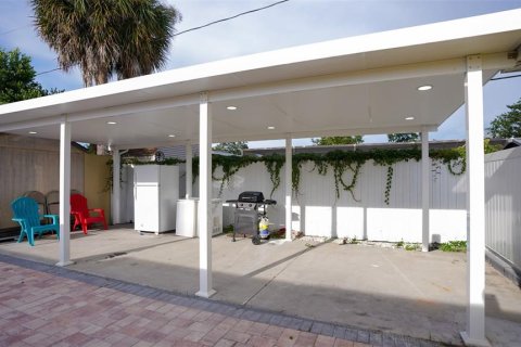 House in Tampa, Florida 4 bedrooms, 125.42 sq.m. № 1831256 - photo 14