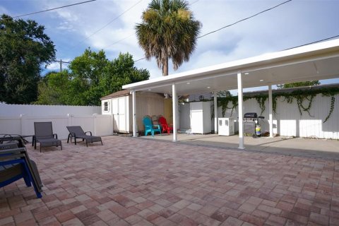 House in Tampa, Florida 4 bedrooms, 125.42 sq.m. № 1831256 - photo 16