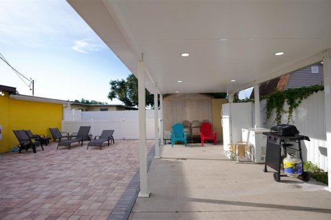 House in Tampa, Florida 4 bedrooms, 125.42 sq.m. № 1831256 - photo 15