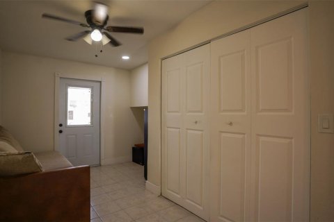 House in Tampa, Florida 4 bedrooms, 125.42 sq.m. № 1831256 - photo 12