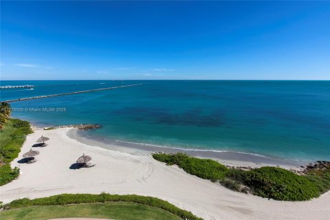 Condo in Miami Beach, Florida, 3 bedrooms  № 1868245 - photo 19