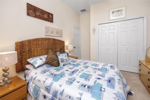 House in New Port Richey, Florida 4 bedrooms, 151.9 sq.m. № 1787710 - photo 18