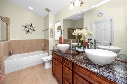 House in New Port Richey, Florida 4 bedrooms, 151.9 sq.m. № 1787710 - photo 14