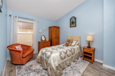 House in New Port Richey, Florida 4 bedrooms, 151.9 sq.m. № 1787710 - photo 20