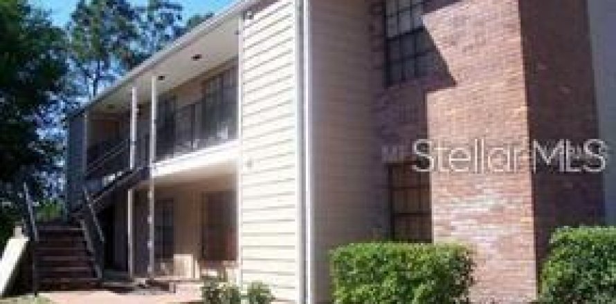 Condo in Land O' Lakes, Florida, 2 bedrooms № 2220282