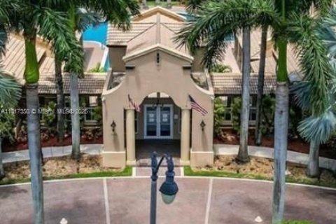Touwnhouse à louer à Homestead, Floride: 3 chambres, 128.21 m2 № 1921955 - photo 1