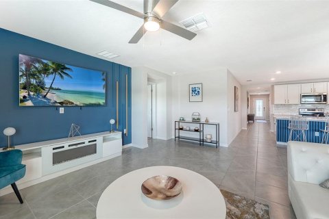 Villa ou maison à vendre à Parrish, Floride: 4 chambres, 169.73 m2 № 2330273 - photo 6