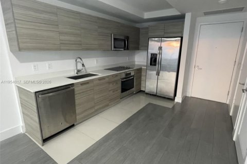 Condominio en venta en Miami, Florida, 1 dormitorio, 55.09 m2 № 2008272 - foto 3