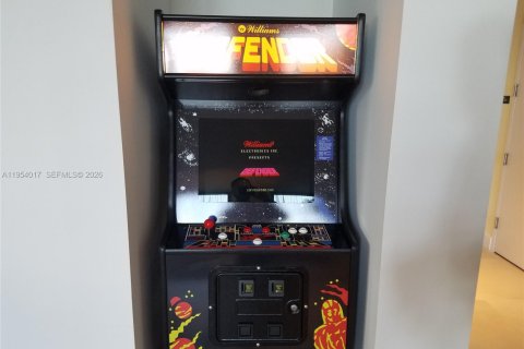 Condominio en venta en Miami, Florida, 1 dormitorio, 55.09 m2 № 2008272 - foto 25