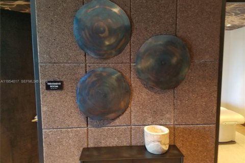 Condominio en venta en Miami, Florida, 1 dormitorio, 55.09 m2 № 2008272 - foto 12