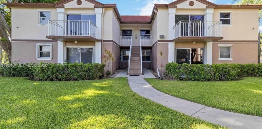 Condo in Pembroke Pines, Florida, 1 bedroom  № 2062488