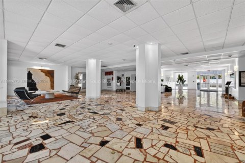 Купить кондоминиум в Норт-Майами, Флорида 1 спальня, 78.6м2, № 2058472 - фото 22