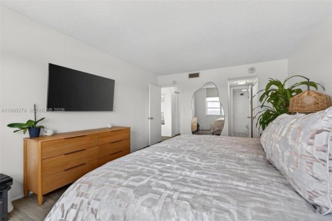 Купить кондоминиум в Норт-Майами, Флорида 1 спальня, 78.6м2, № 2058472 - фото 17