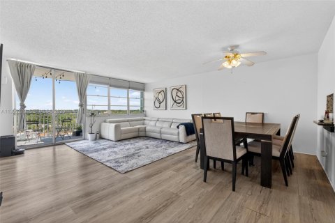 Купить кондоминиум в Норт-Майами, Флорида 1 спальня, 78.6м2, № 2058472 - фото 9