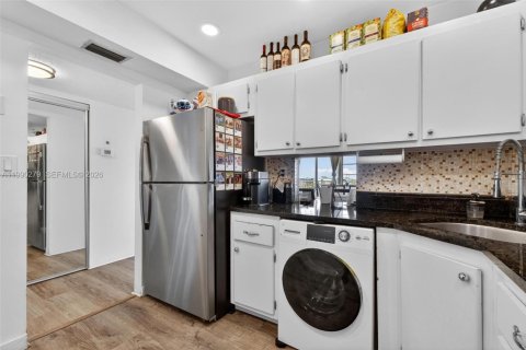 Купить кондоминиум в Норт-Майами, Флорида 1 спальня, 78.6м2, № 2058472 - фото 6