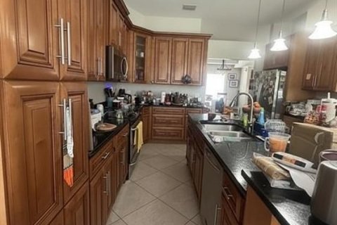 Villa ou maison à vendre à Palm Bay, Floride: 3 chambres, 172.61 m2 № 2437386 - photo 7