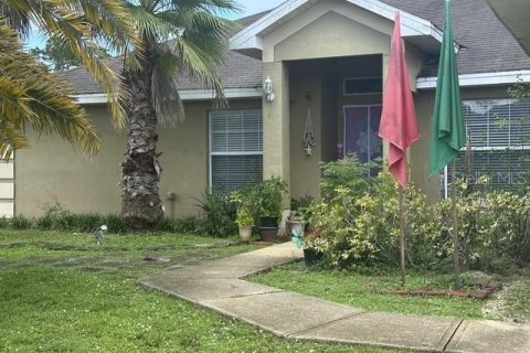 Villa ou maison à vendre à Palm Bay, Floride: 3 chambres, 172.61 m2 № 2437386 - photo 2