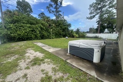 Villa ou maison à vendre à Palm Bay, Floride: 3 chambres, 172.61 m2 № 2437386 - photo 19