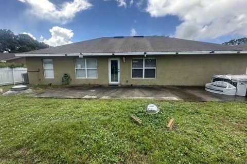 Villa ou maison à vendre à Palm Bay, Floride: 3 chambres, 172.61 m2 № 2437386 - photo 18