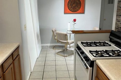 Condo in Gainesville, Florida, 2 bedrooms  № 1512179 - photo 8