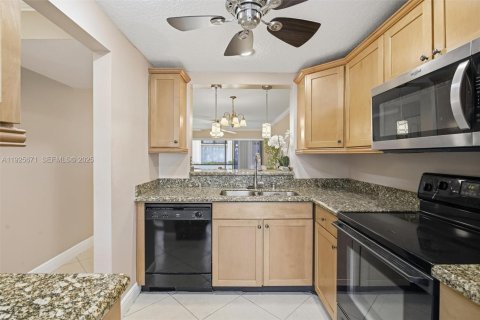 Condominio en venta en Deerfield Beach, Florida, 2 dormitorios, 102.19 m2 № 1986733 - foto 5