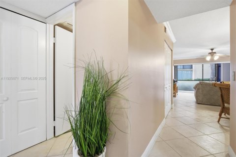 Condominio en venta en Deerfield Beach, Florida, 2 dormitorios, 102.19 m2 № 1986733 - foto 10