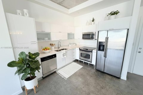 Купить кондоминиум в Майами, Флорида 1 спальня, 61.5м2, № 2051510 - фото 3