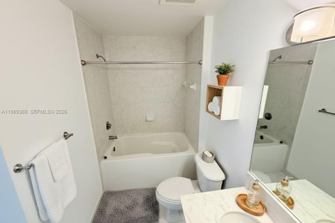Купить кондоминиум в Майами, Флорида 1 спальня, 61.5м2, № 2051510 - фото 14
