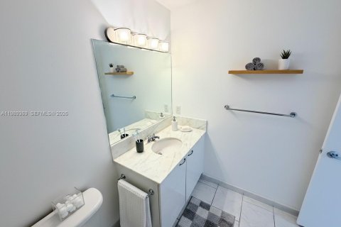 Купить кондоминиум в Майами, Флорида 1 спальня, 61.5м2, № 2051510 - фото 16