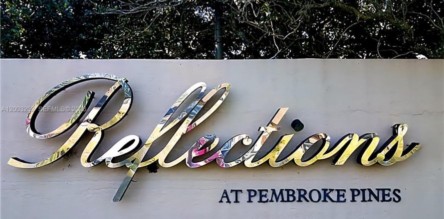 Condo in Pembroke Pines, Florida, 1 bedroom  № 2068179