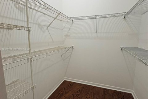 Condo in Pembroke Pines, Florida, 1 bedroom  № 2068179 - photo 17