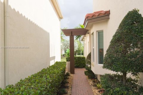 Villa ou maison à vendre à Davie, Floride: 4 chambres, 193.98 m2 № 1942534 - photo 3