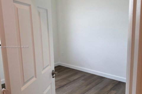 Townhouse in Hialeah, Florida 3 bedrooms, 154.96 sq.m. № 1925355 - photo 14