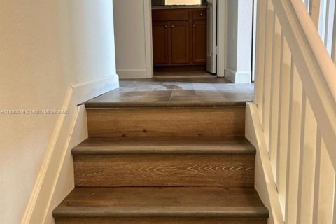 Townhouse in Hialeah, Florida 3 bedrooms, 154.96 sq.m. № 1925355 - photo 8