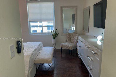 Condo in Fort Lauderdale, Florida, 3 bedrooms  № 1988330 - photo 10