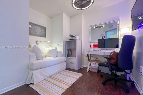 Condo in Fort Lauderdale, Florida, 3 bedrooms  № 1988330 - photo 17