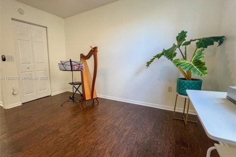 Condo in Fort Lauderdale, Florida, 3 bedrooms  № 1988330 - photo 21