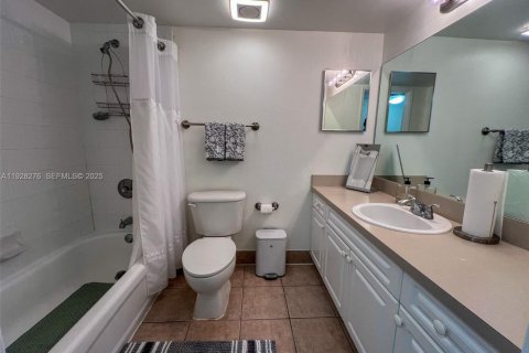 Condo in Fort Lauderdale, Florida, 3 bedrooms  № 1988330 - photo 24