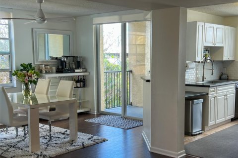 Condo in Fort Lauderdale, Florida, 3 bedrooms  № 1988330 - photo 4