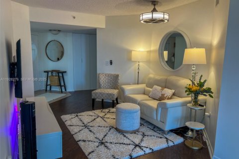 Condo in Fort Lauderdale, Florida, 3 bedrooms  № 1988330 - photo 8