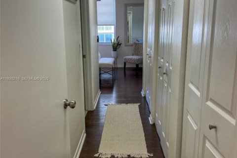 Condo in Fort Lauderdale, Florida, 3 bedrooms  № 1988330 - photo 14