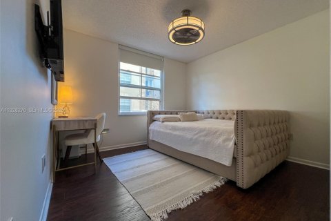 Condo in Fort Lauderdale, Florida, 3 bedrooms  № 1988330 - photo 22