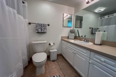 Condo in Fort Lauderdale, Florida, 3 bedrooms  № 1988330 - photo 25