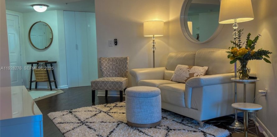 Condo in Fort Lauderdale, Florida, 3 bedrooms  № 1988330
