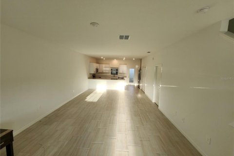 Снять в аренду таунхаус в Нью-Порт-Ричи, Флорида 6 комнат, 135.92м2, № 2285353 - фото 4