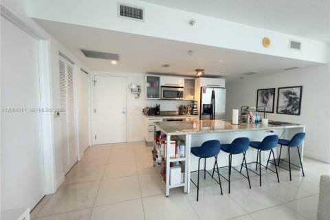 Condo in Miami, Florida, 3 bedrooms  № 2068291 - photo 5