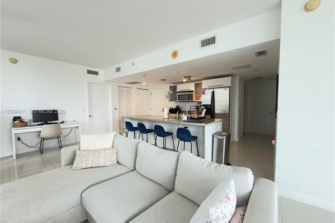 Condo in Miami, Florida, 3 bedrooms  № 2068291 - photo 3