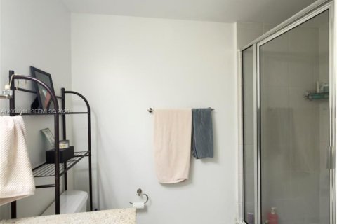 Condo in Miami, Florida, 3 bedrooms  № 2068291 - photo 13