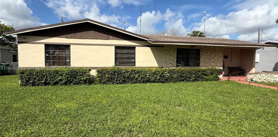 Villa ou maison à Miami Gardens, Floride 3 chambres, 126.72 m2 № 1956032
