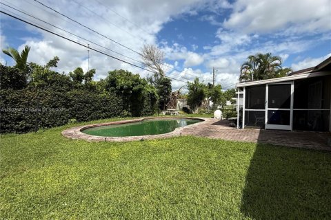 Villa ou maison à vendre à Miami Gardens, Floride: 3 chambres, 126.72 m2 № 1956032 - photo 13